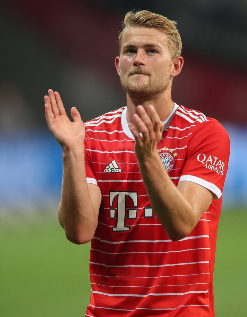 德里赫特：從低谷中崛起，于競(jìng)爭(zhēng)中奮進(jìn)