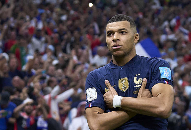 西超杯決賽前夕：阿隆索謹慎評估姆巴佩登場可能