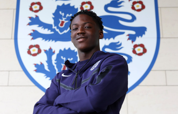 曼聯(lián)中場引援計劃：梅努續(xù)約難阻紅魔補強決心